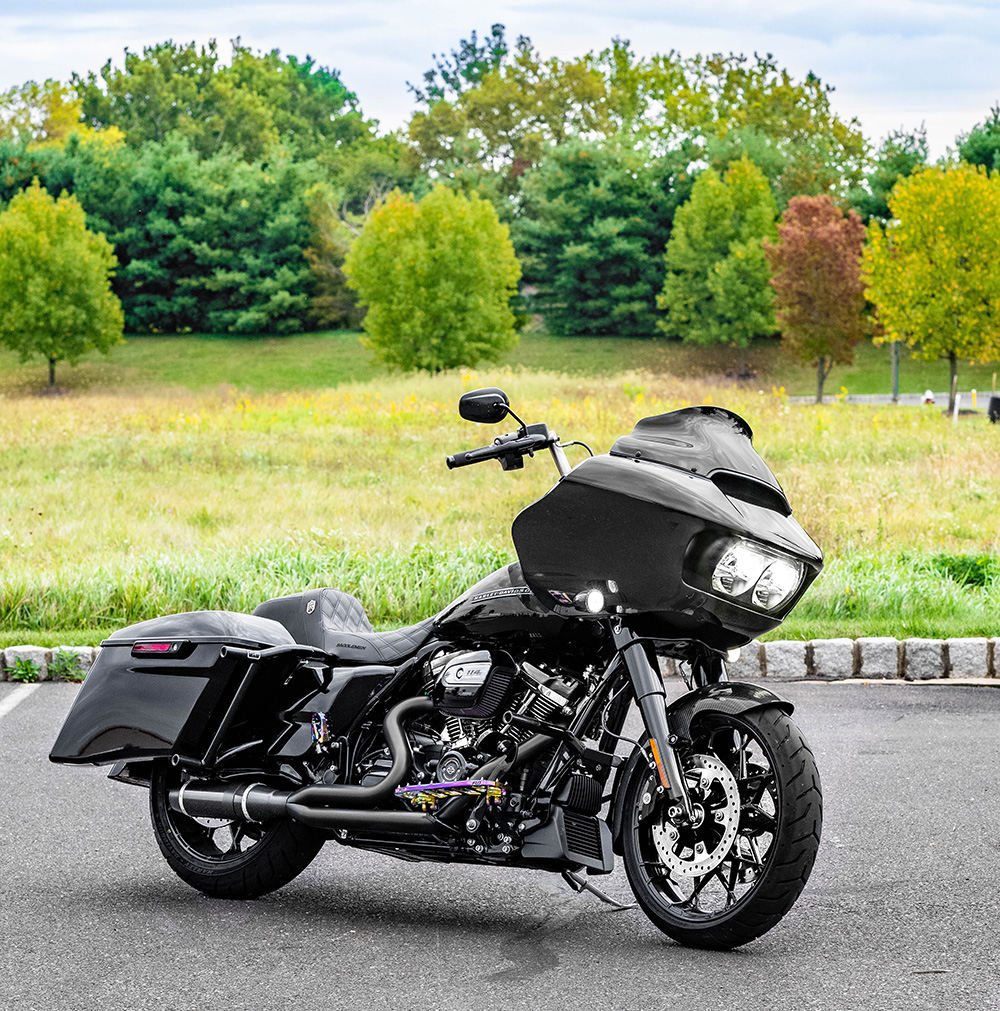 D&D Carbon Fiber Bob Cat 2-Into-1 Exhaust for 2017-2020 Harley Touring - Black D&D Carbon Fiber Bob Cat 2-Into-1 Exhaust for 2017-2020 Harley Touring - Black