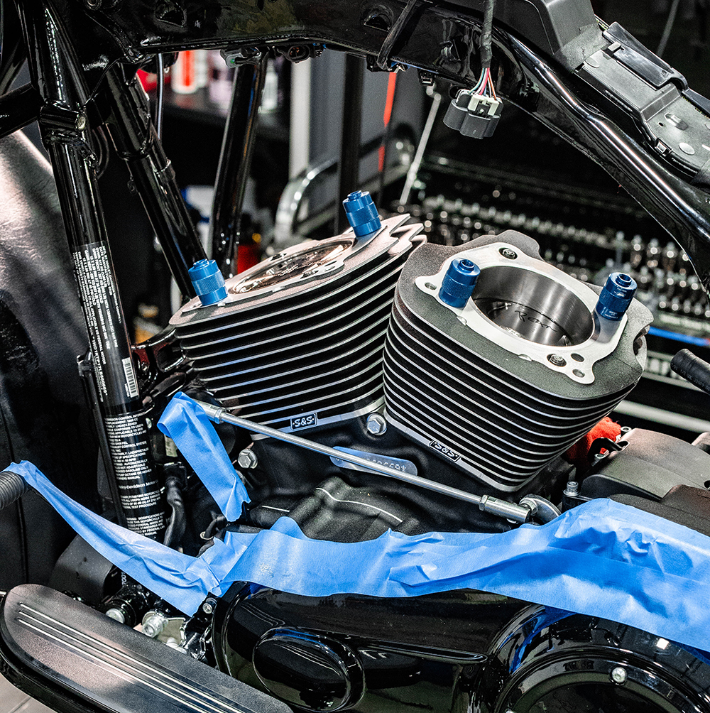 S&S 128" Power Pack Kit Chain Drive Oil Cooled for 114"/117" Harley M8 - Highlighted Fins & Chrome Pushrod Tubes
